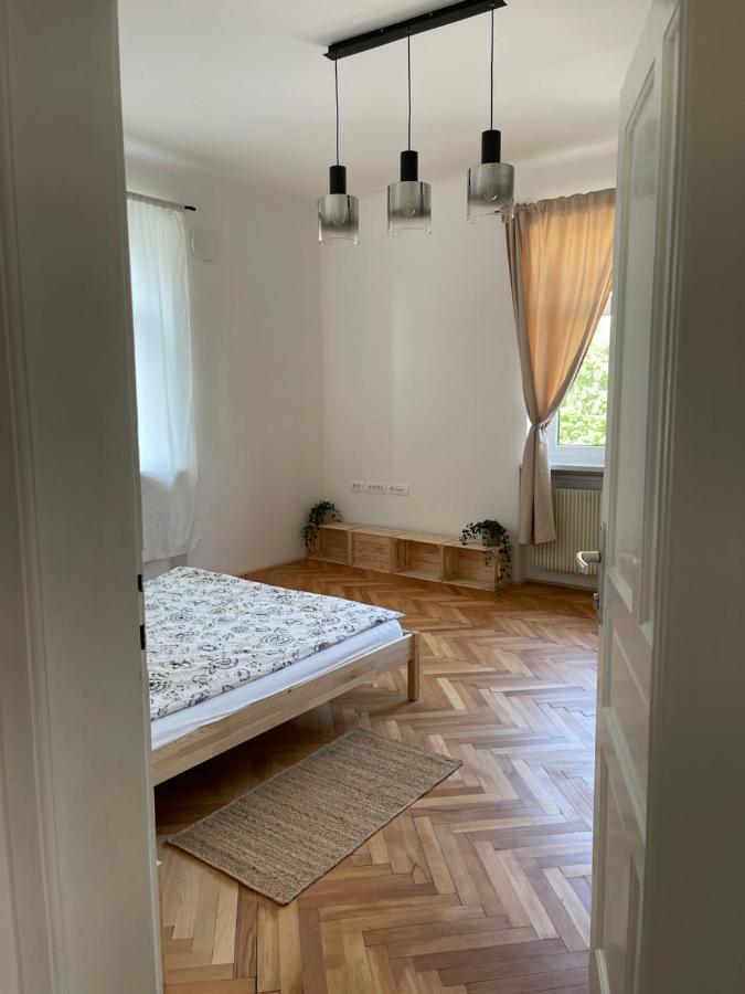 Pirc Apartment On Dunajska Street Любляна Екстериор снимка