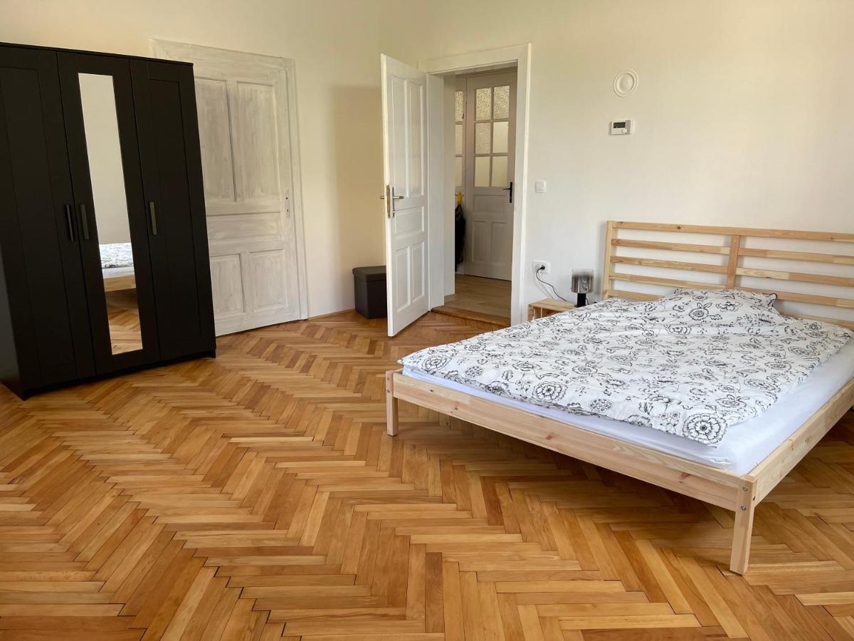 Pirc Apartment On Dunajska Street Любляна Екстериор снимка